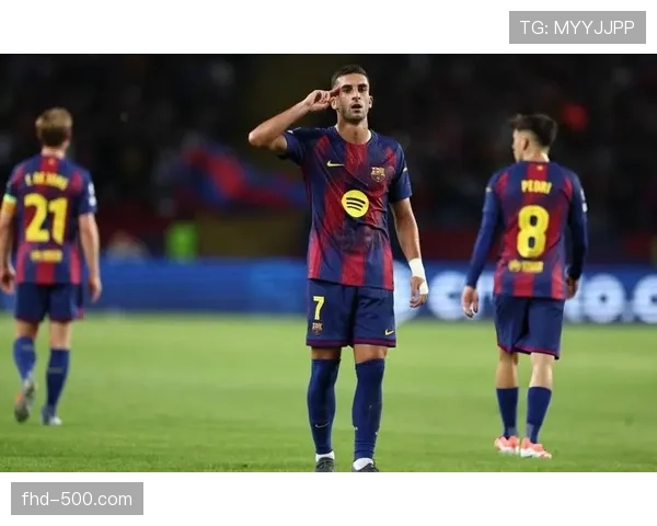 费兰·托雷斯远射中框，巴萨锋线效率引热议